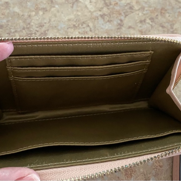 COACH blush color zip around wristlet wallet.  Like new! - Picture 6 of 6